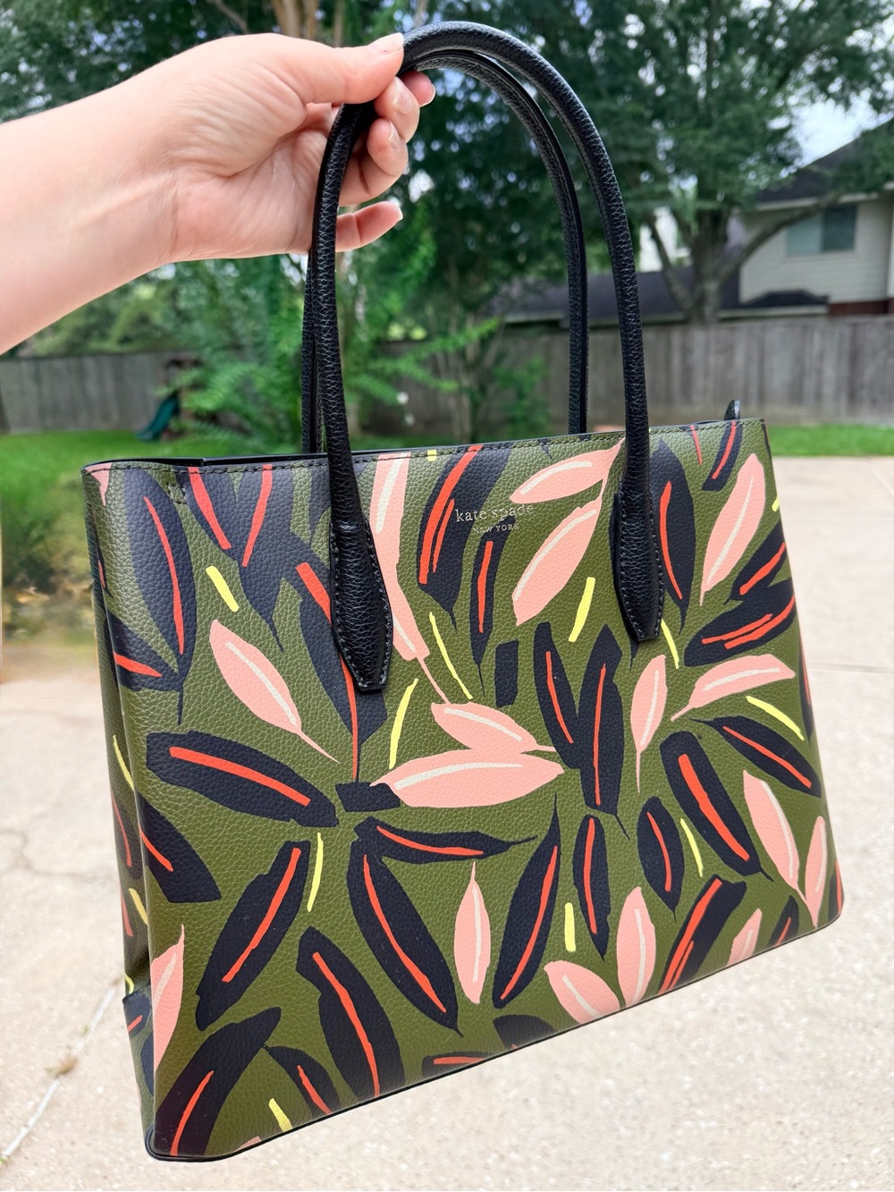 Kate Spade Eva Satchel Olive Feather Print Tote NWOT out of print and rare
